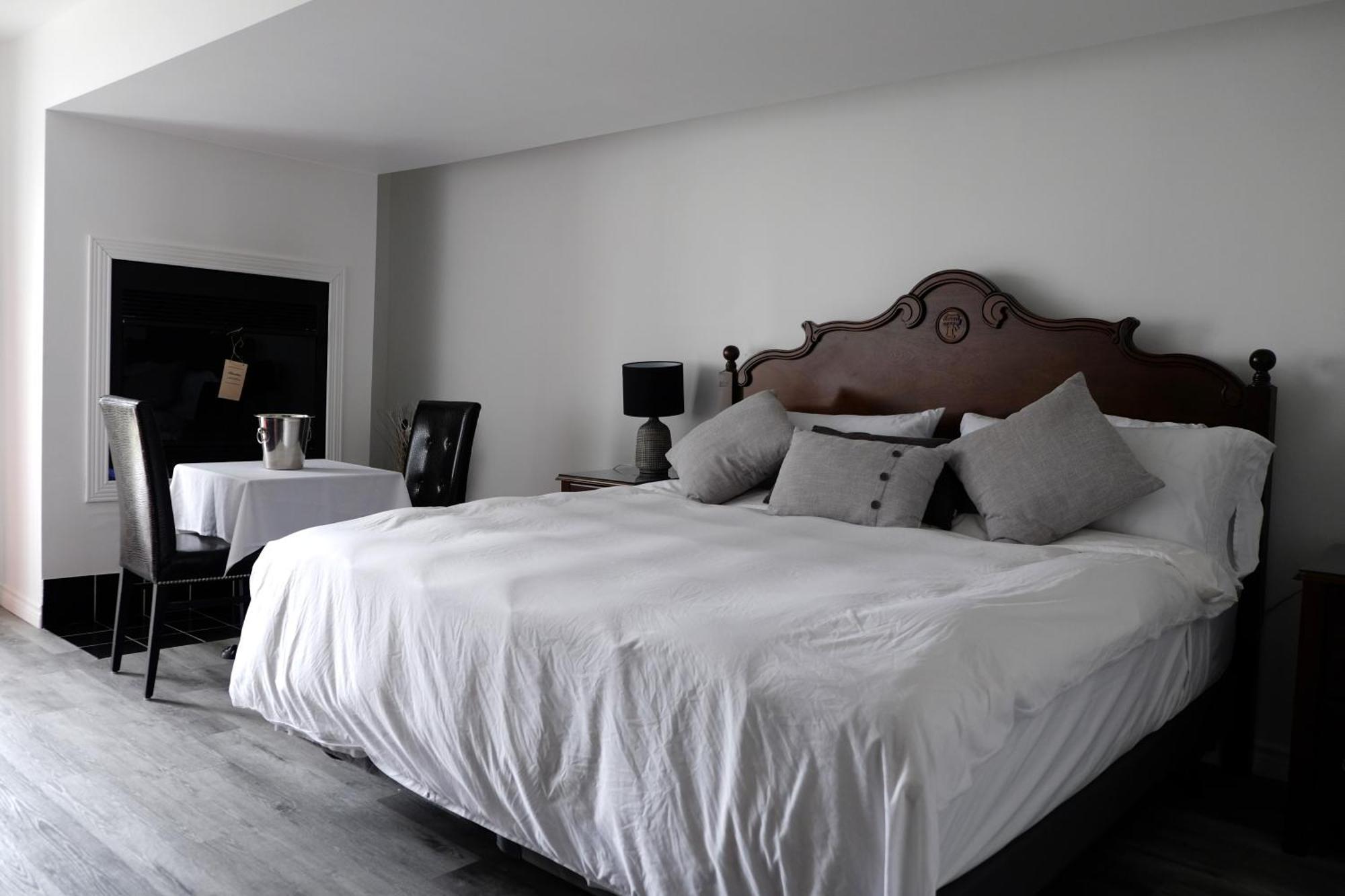 Auberge La Camarine Beaupré Rum bild